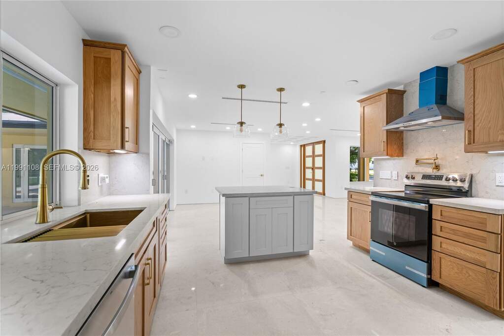 3 Bedroom Single Family Home/House's Image 5