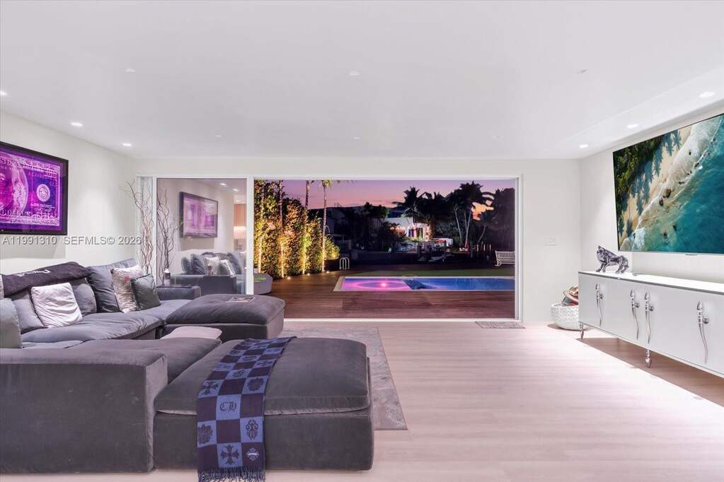 3 Bedroom Single Family Home/House's Image 11