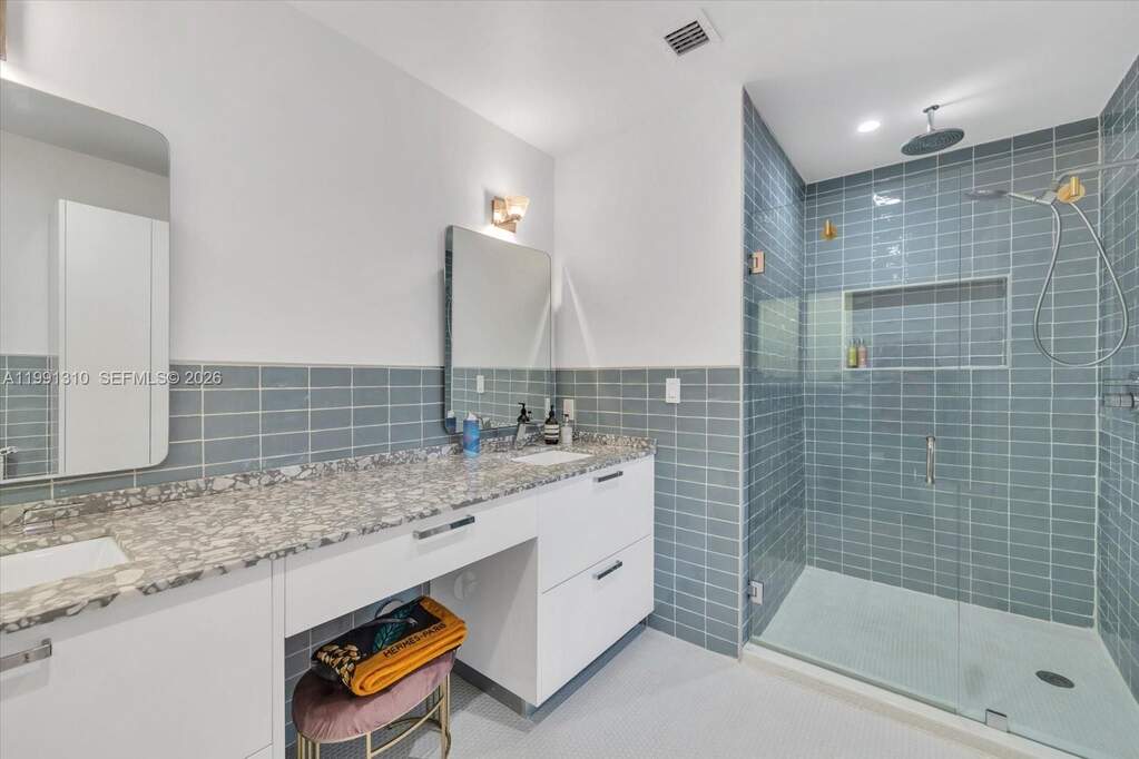 3 Bedroom Single Family Home/House's Image 21