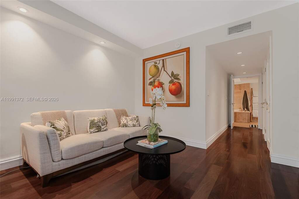 2 Bedroom Apartment/Flat's Image 16
