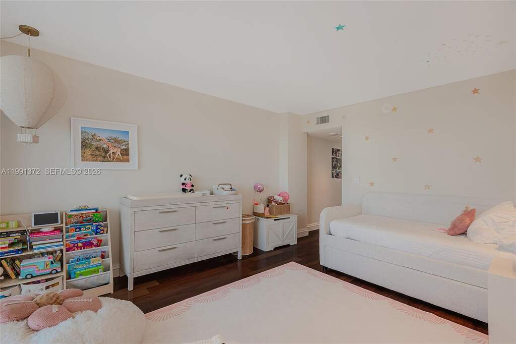 2 Bedroom Apartment/Flat's Image 21