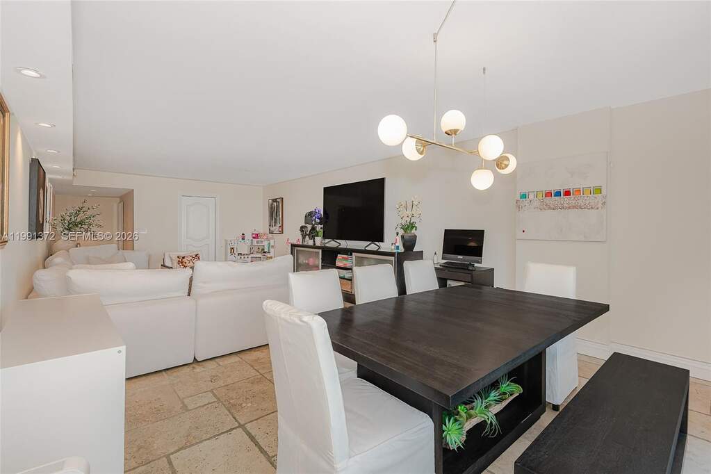 2 Bedroom Apartment/Flat's Image 3