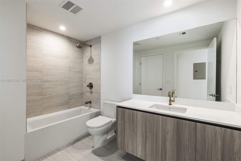 2 Bedroom Apartment/Flat's Image 86