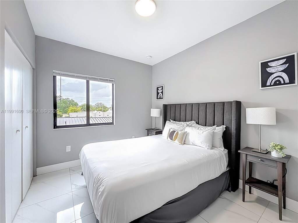 8 Bedroom Multi Unit's Image 10