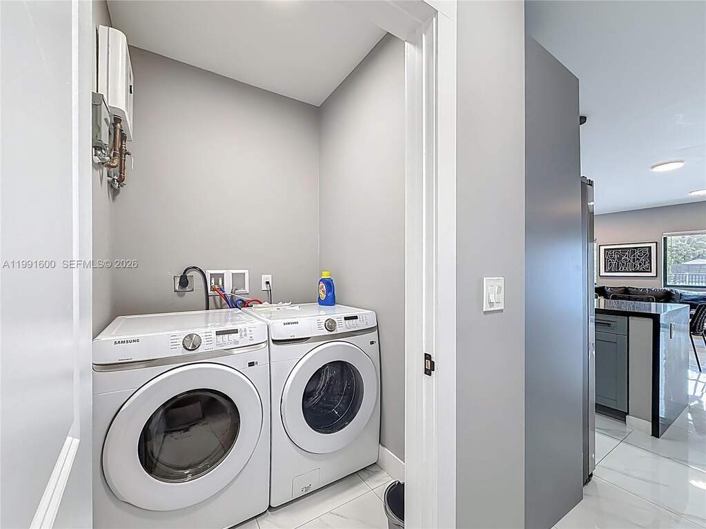 8 Bedroom Multi Unit's Image 13