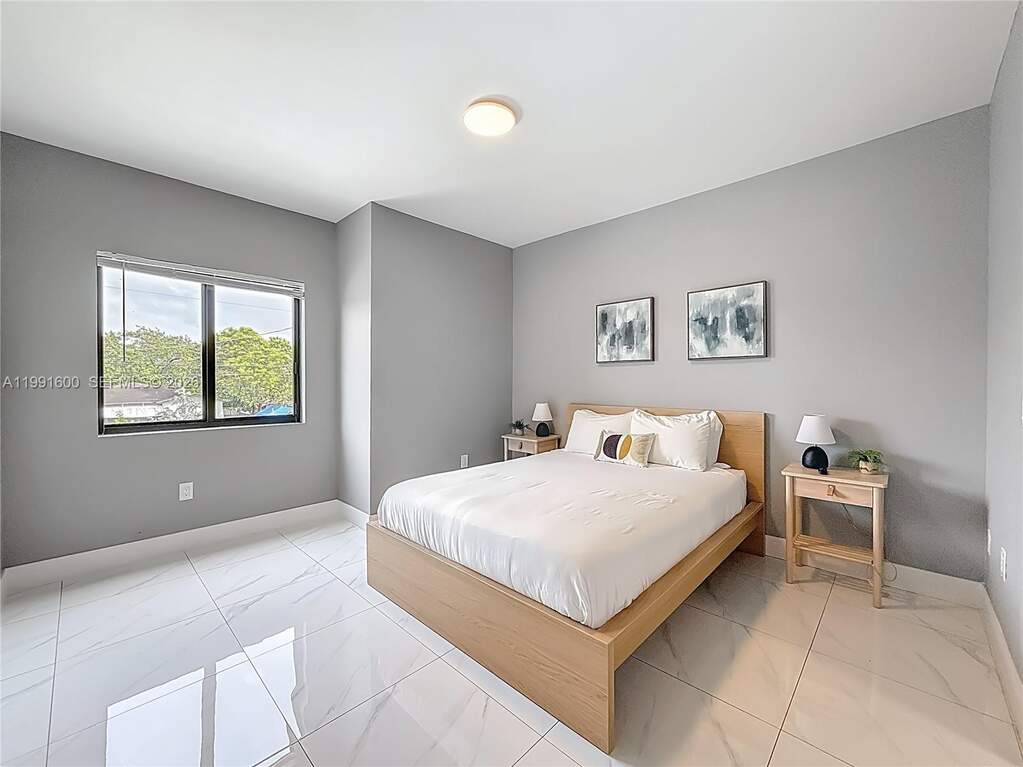 8 Bedroom Multi Unit's Image 6
