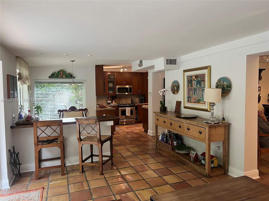 3 Bedroom Single Family Home/House's Image 8