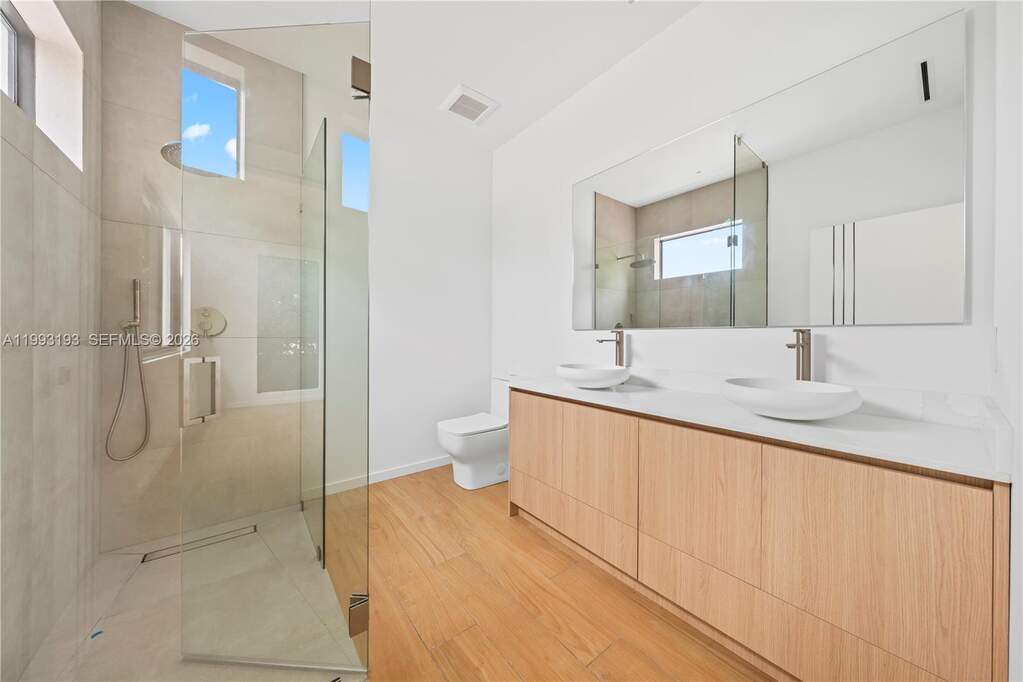 3 Bedroom Villa/Townhouse's Image 17