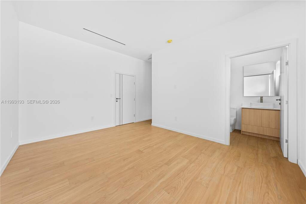 3 Bedroom Villa/Townhouse's Image 21