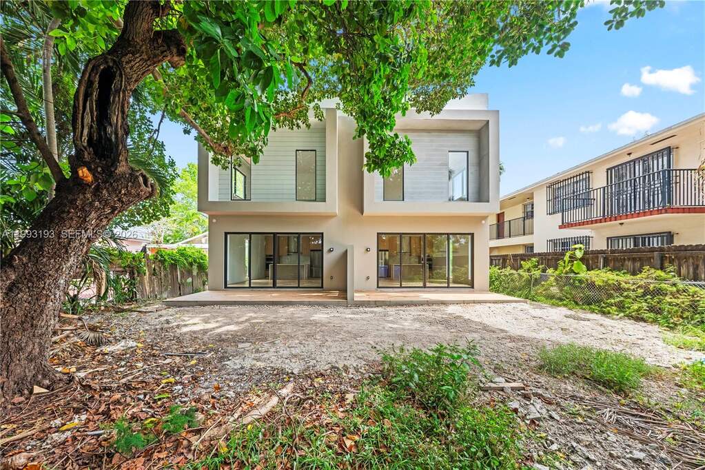 3 Bedroom Villa/Townhouse's Image 30