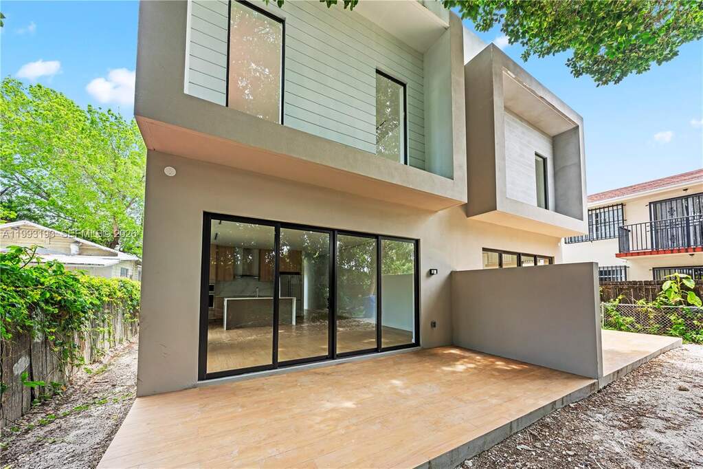 3 Bedroom Villa/Townhouse's Image 31