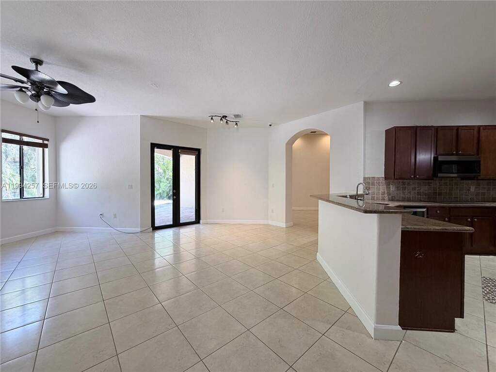 5 Bedroom Single Family Home/House's Image 22