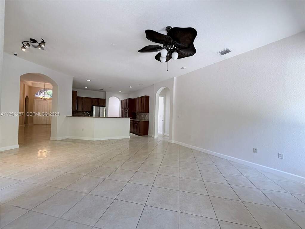 5 Bedroom Single Family Home/House's Image 24