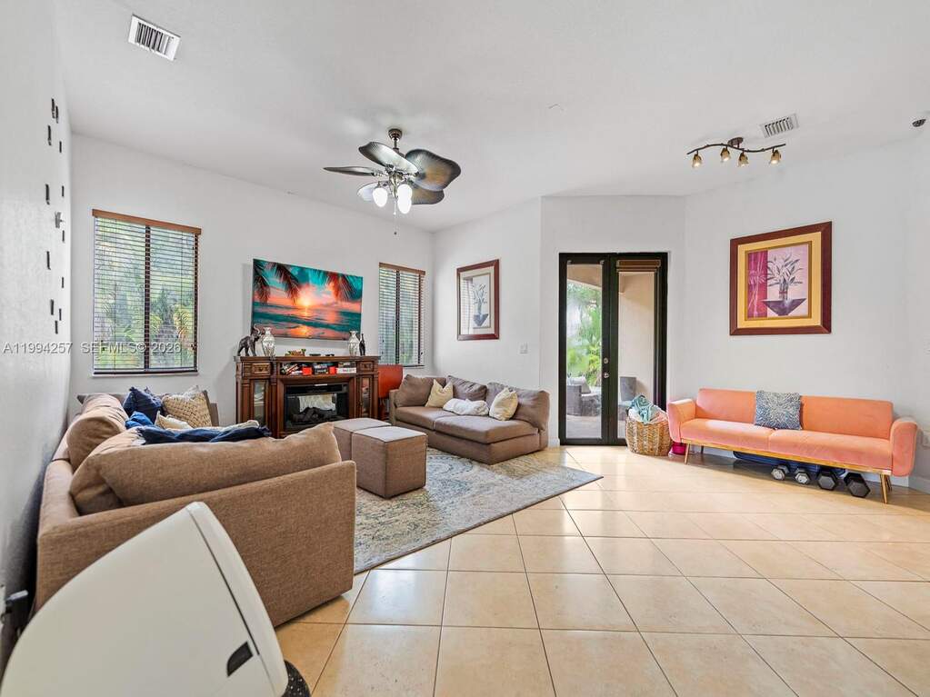 5 Bedroom Single Family Home/House's Image 30