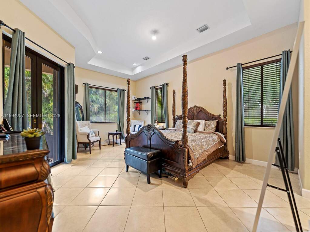 5 Bedroom Single Family Home/House's Image 37