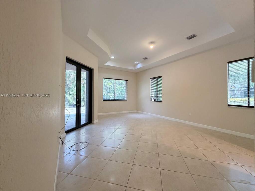 5 Bedroom Single Family Home/House's Image 39