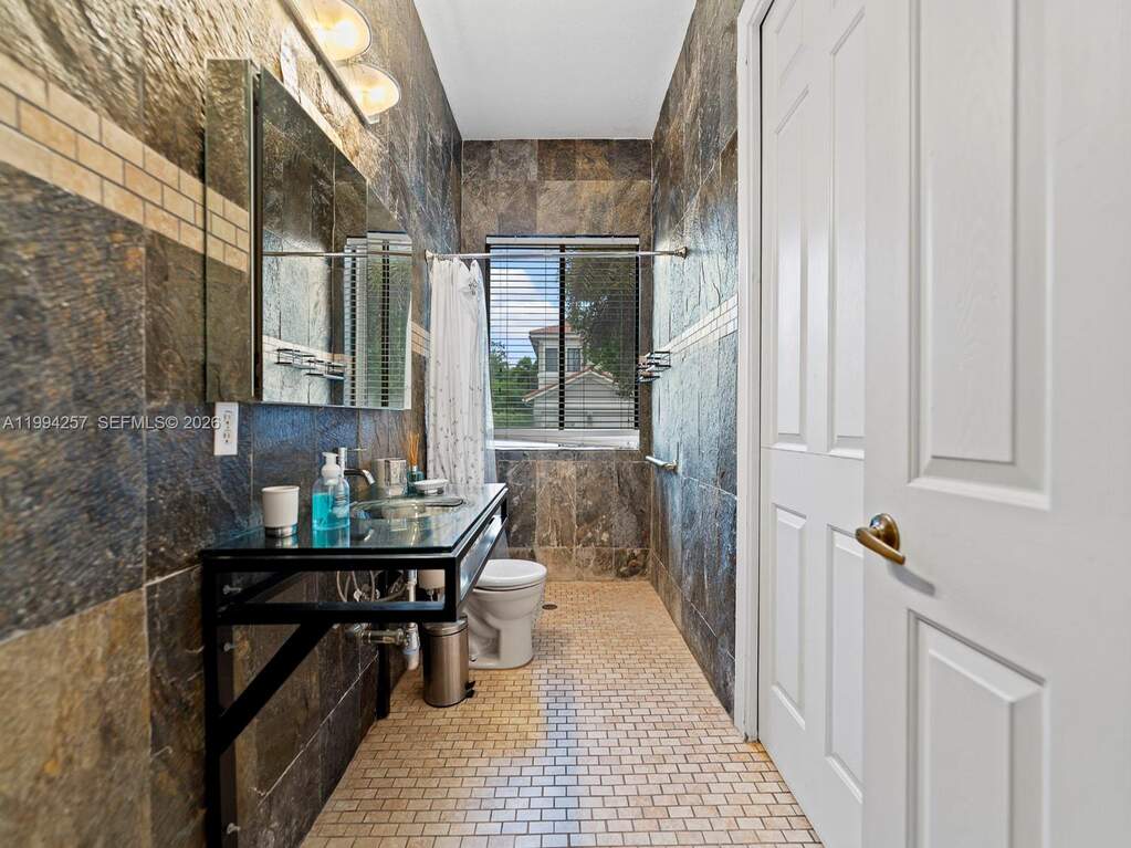 5 Bedroom Single Family Home/House's Image 46