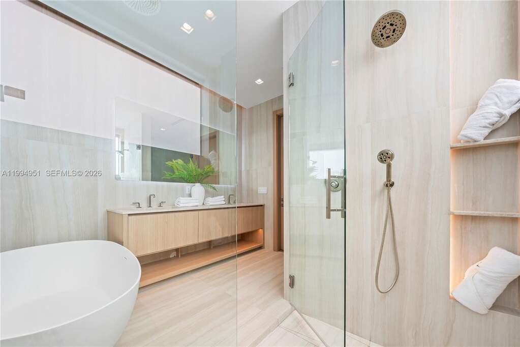 4 Bedroom Single Family Home/House's Image 17