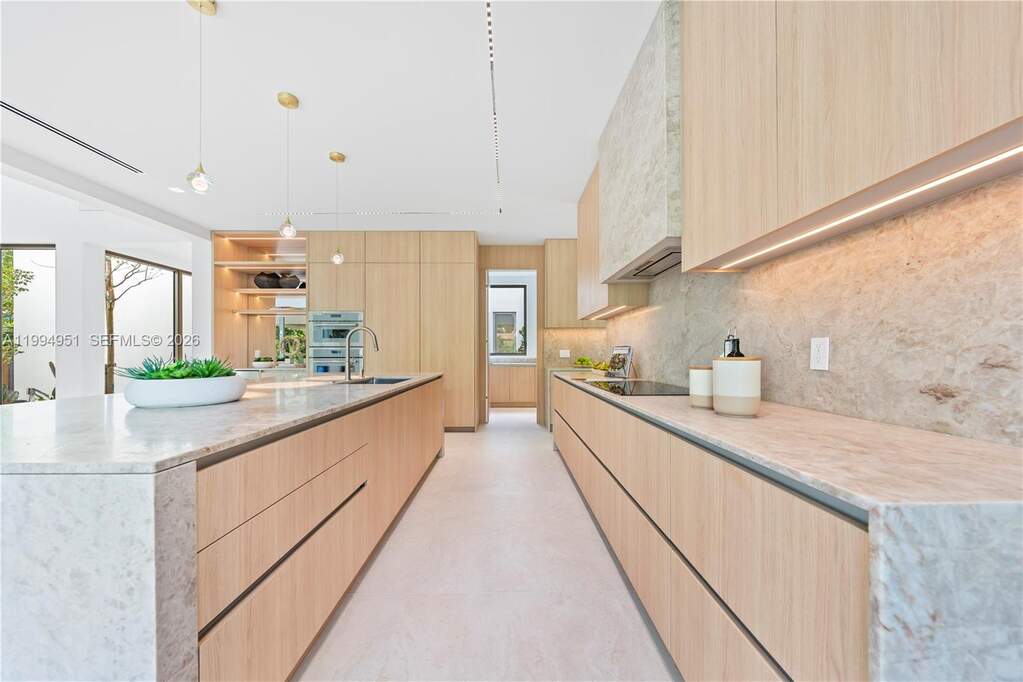4 Bedroom Single Family Home/House's Image 5