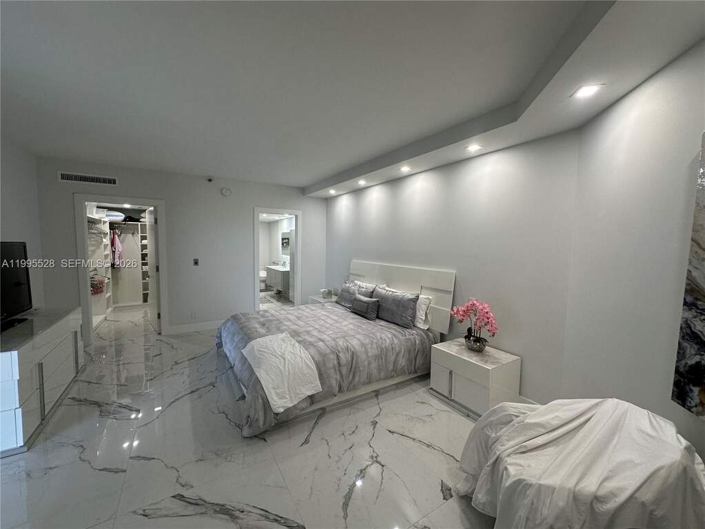 3 Bedroom Apartment/Flat's Image 16