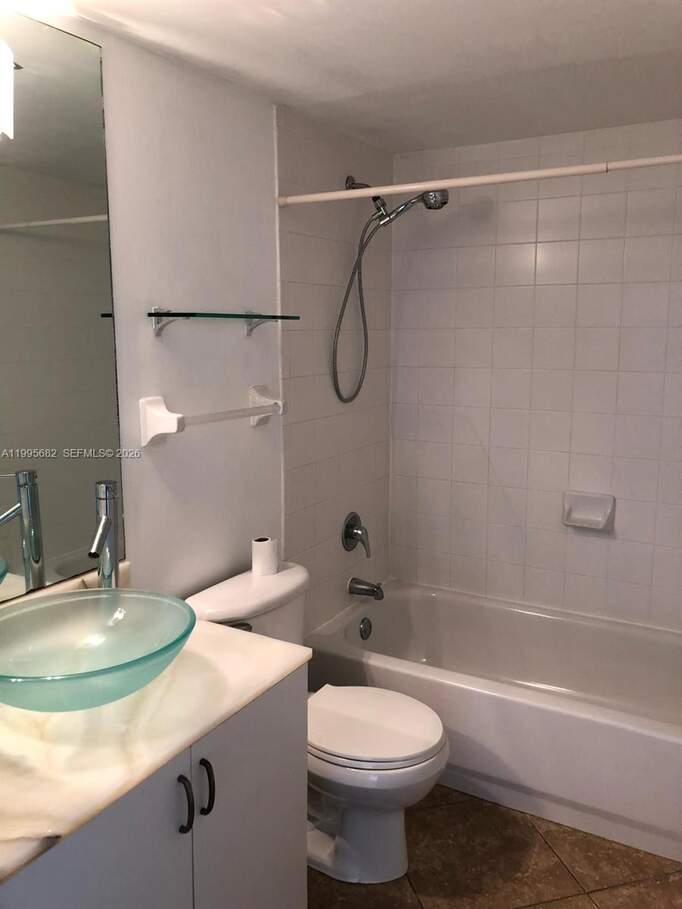 2 Bedroom Apartment/Flat's Image 5