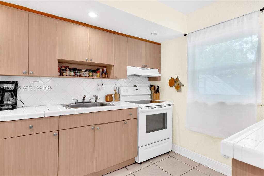 3 Bedroom Single Family Home/House's Image 7