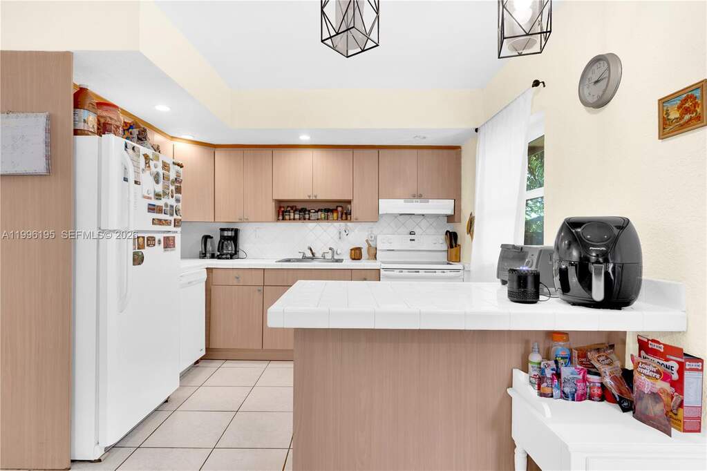 3 Bedroom Single Family Home/House's Image 8