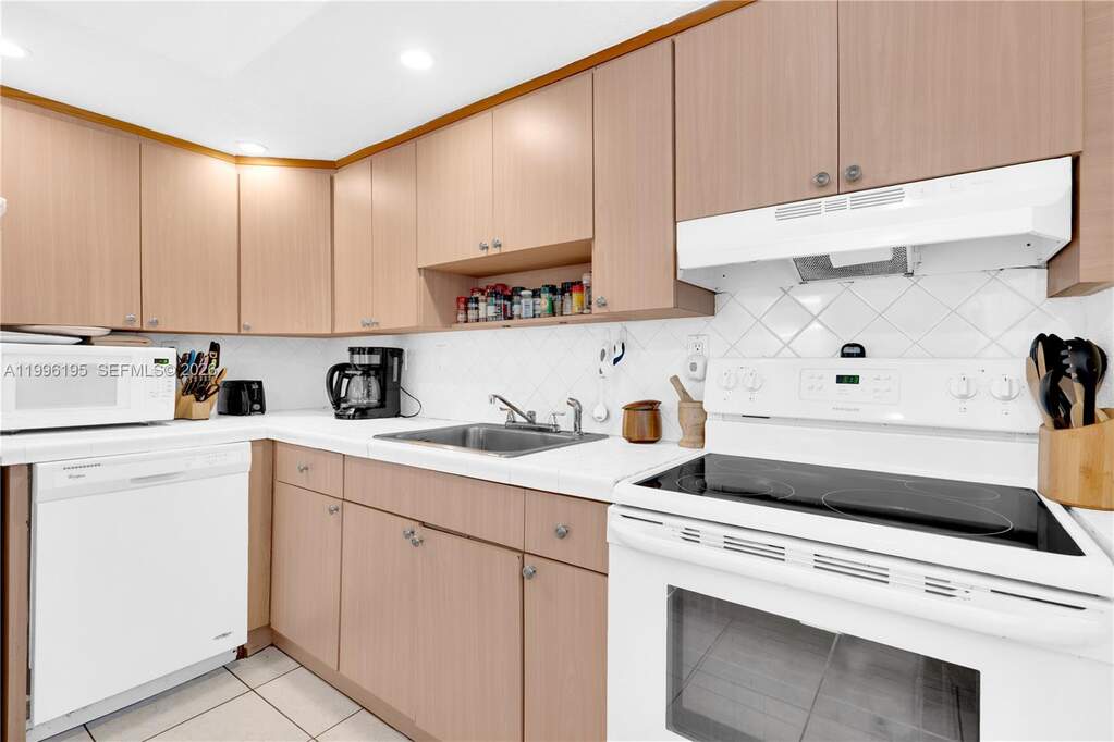 3 Bedroom Single Family Home/House's Image 10