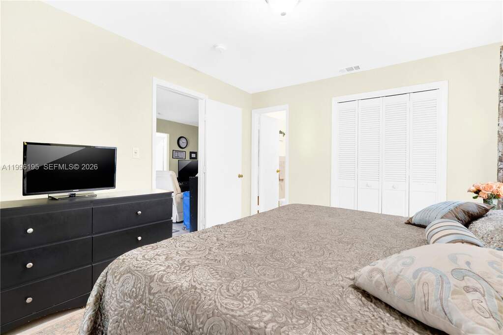 3 Bedroom Single Family Home/House's Image 17