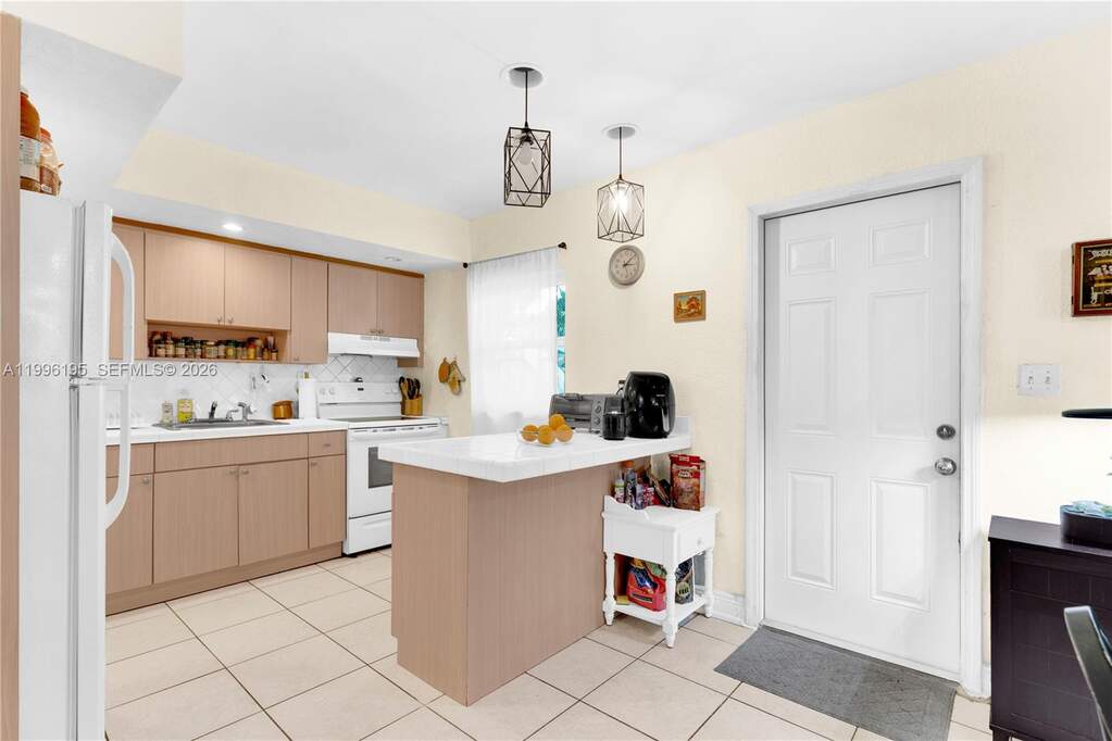 3 Bedroom Single Family Home/House's Image 6