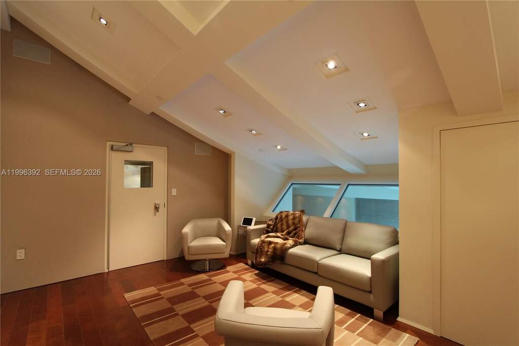 4 Bedroom Apartment/Flat's Image 15