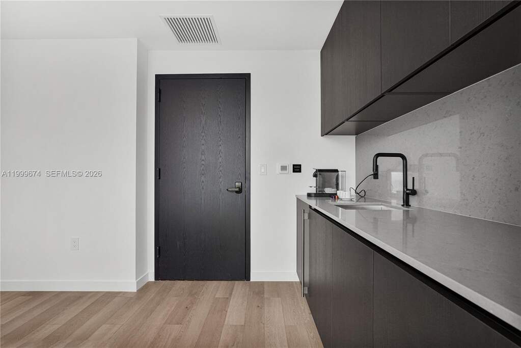 2 Bedroom Apartment/Flat's Image 6