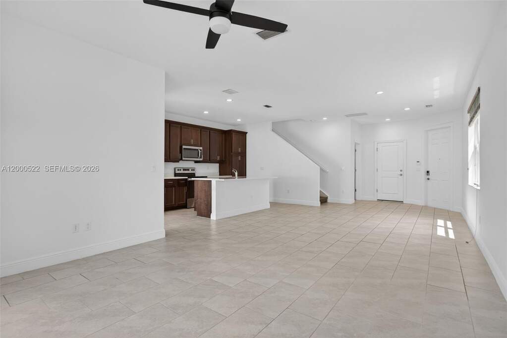 3 Bedroom Villa/Townhouse's Image 7