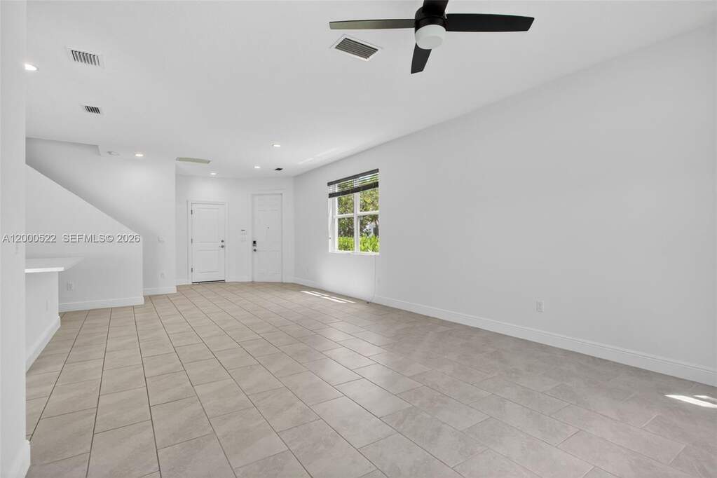 3 Bedroom Villa/Townhouse's Image 8