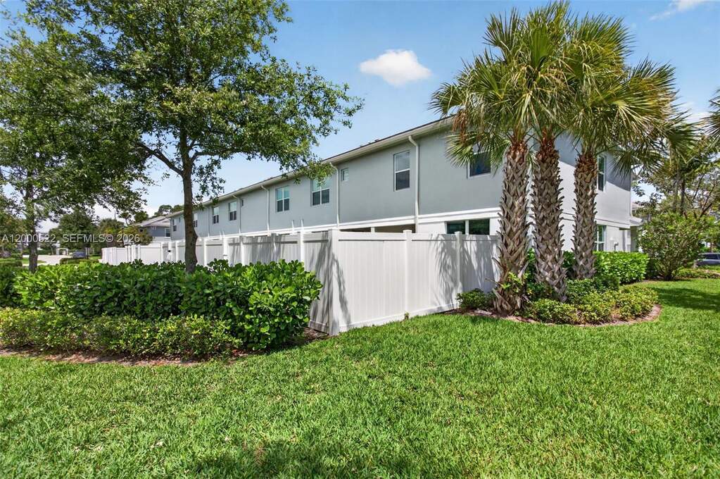 3 Bedroom Villa/Townhouse's Image 11