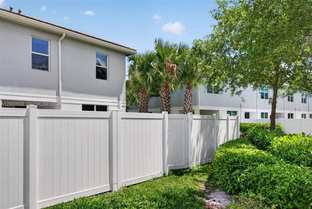 3 Bedroom Villa/Townhouse's Image 12