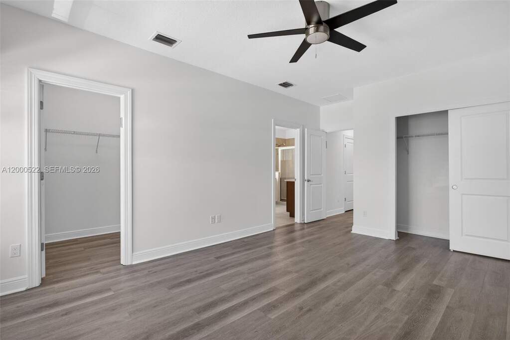 3 Bedroom Villa/Townhouse's Image 21
