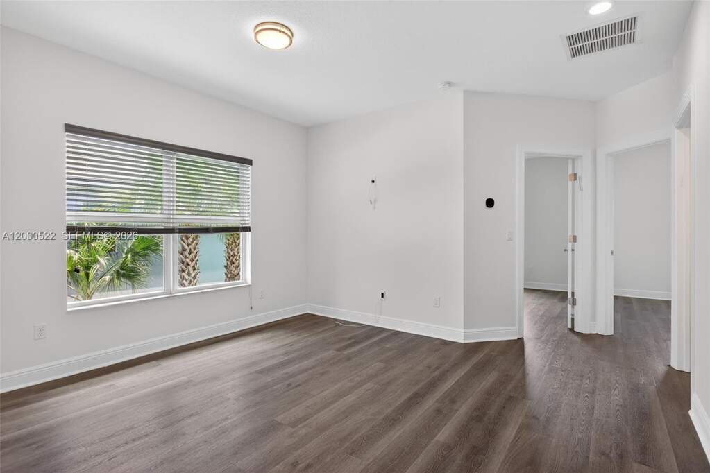 3 Bedroom Villa/Townhouse's Image 25