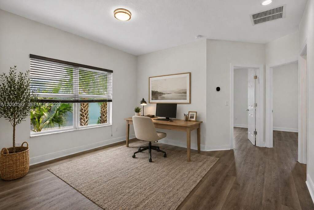 3 Bedroom Villa/Townhouse's Image 26