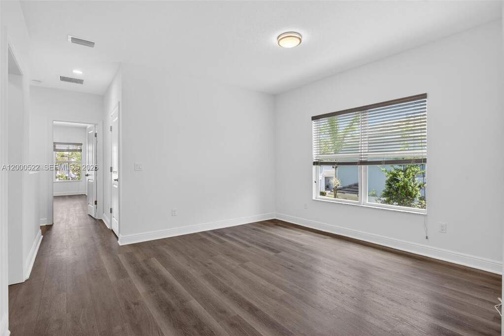 3 Bedroom Villa/Townhouse's Image 27
