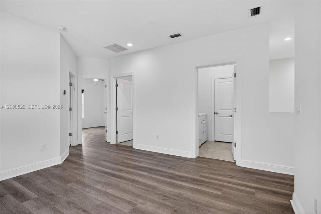3 Bedroom Villa/Townhouse's Image 29