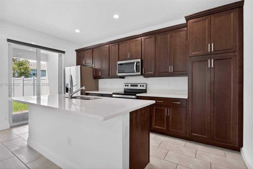 3 Bedroom Villa/Townhouse's Image 4