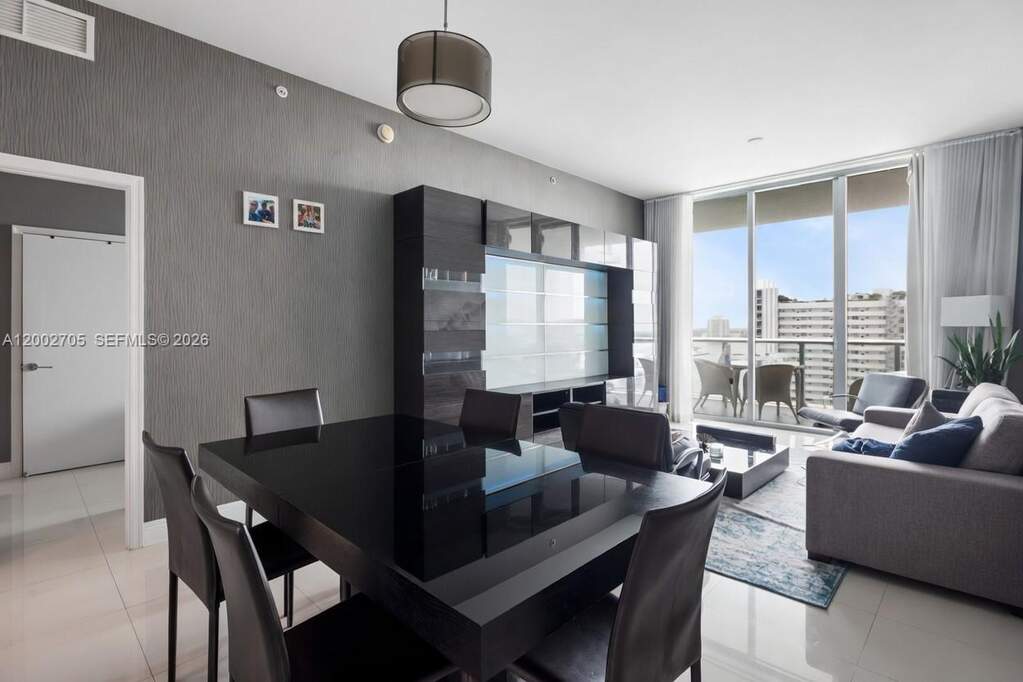 3 Bedroom Apartment/Flat's Image 9