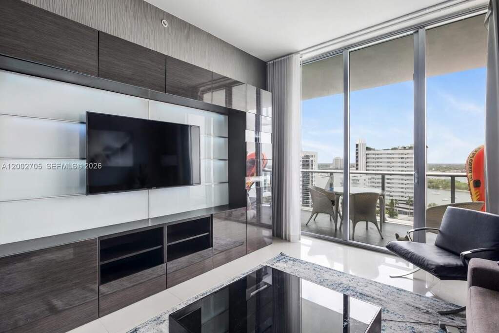 3 Bedroom Apartment/Flat's Image 3