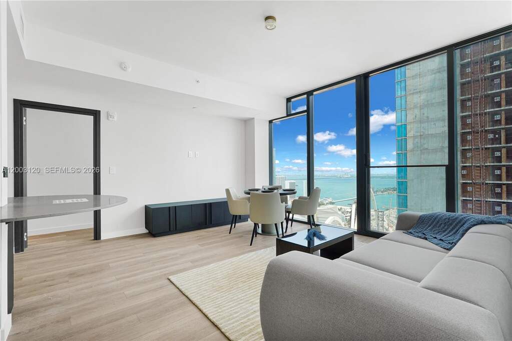 2 Bedroom Apartment/Flat's Image 4