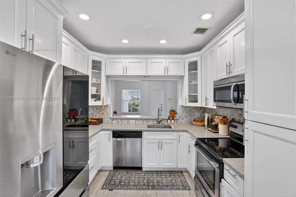 3 Bedroom Single Family Home/House's Image 12