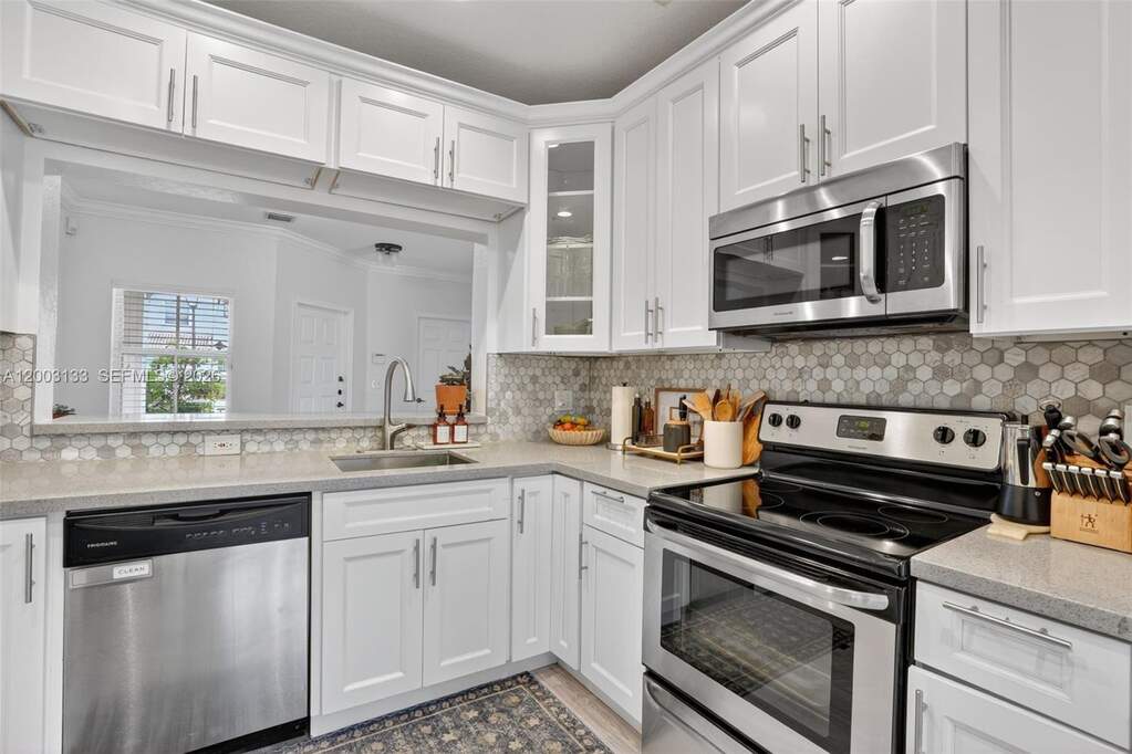 3 Bedroom Single Family Home/House's Image 14