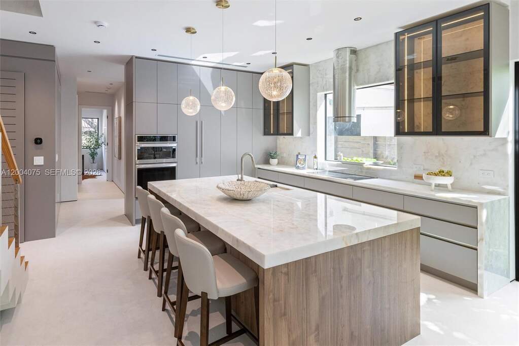 4 Bedroom Villa/Townhouse's Image 8