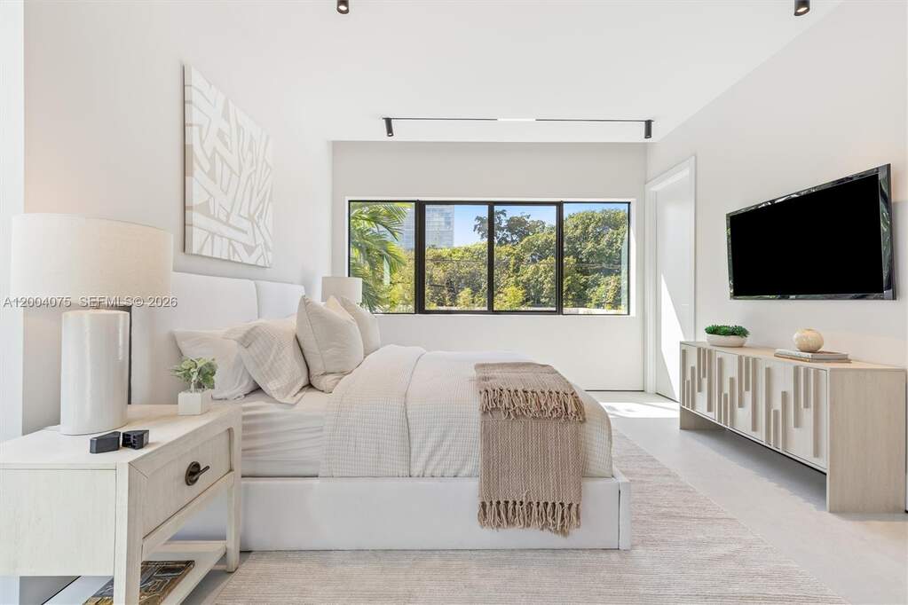 4 Bedroom Villa/Townhouse's Image 12