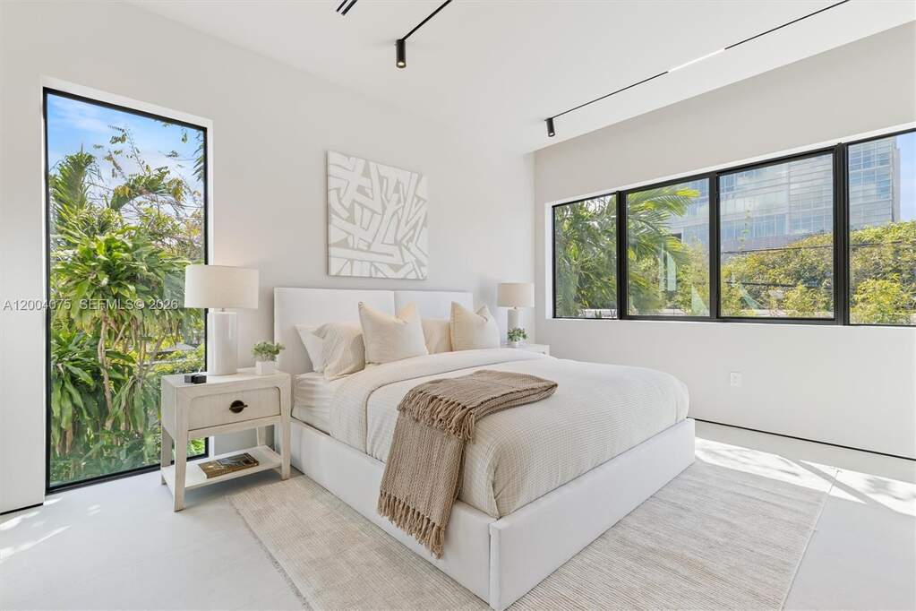 4 Bedroom Villa/Townhouse's Image 14